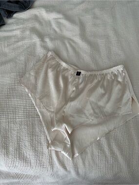 La Senza ivory sleep shorts